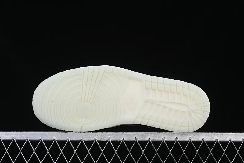 All Categories Air Jordan Jordan Series Basketball Shoes Air Jordan 1 Low G Version Pure Original Air Jordan 1 Low OG "CNY" AJ1 Joe 1 Year of the Snake Limited Silver Snake Low-top Retro Basketball Shoes HF3144-100